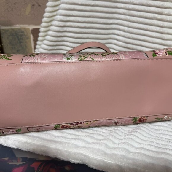 Feminine Tory Burch Tote Bag - Picture 4 of 6